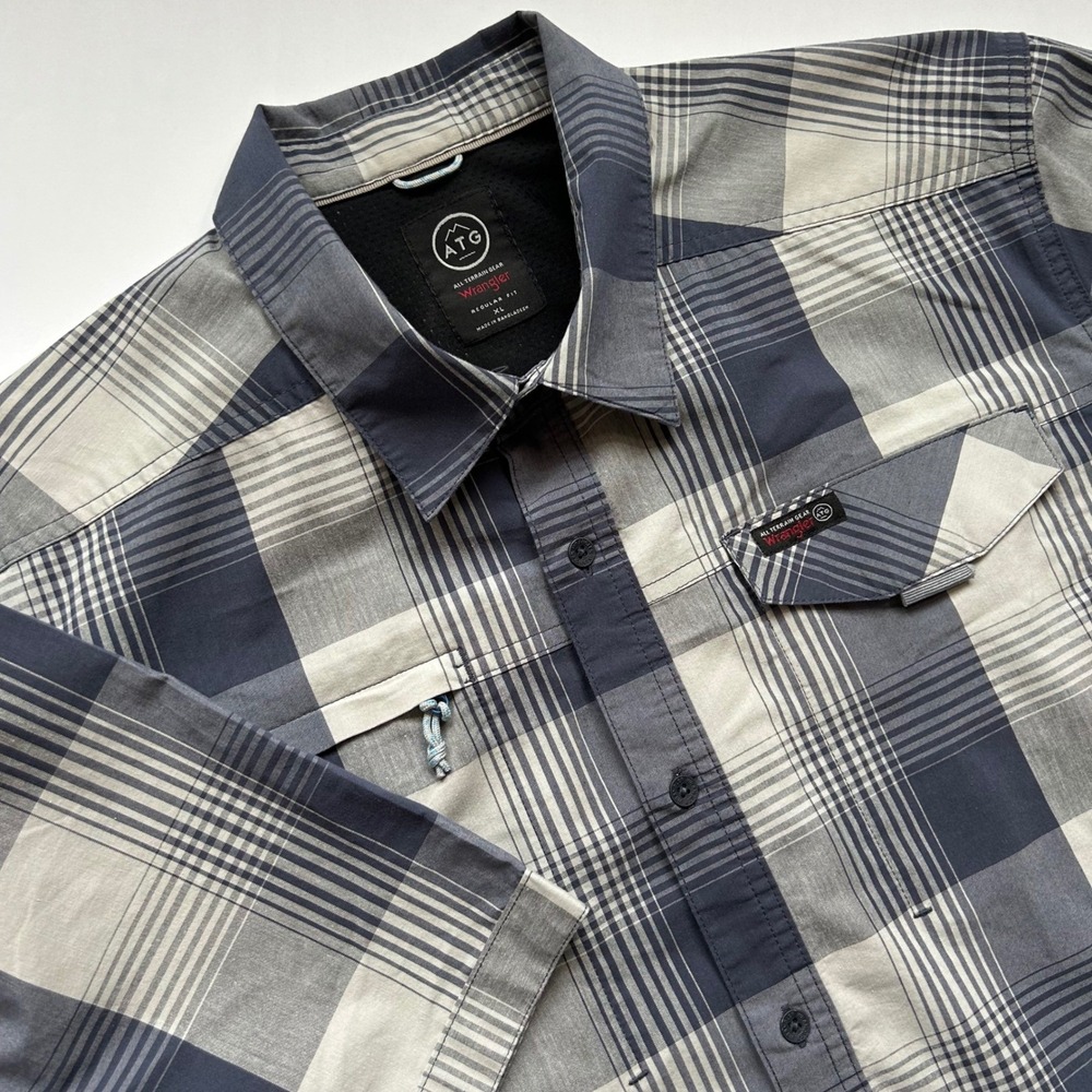 Wrangler Men's ATG Shirt XL Blue Gray Plaid Short Sleeve Button Down Performance